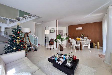 Sala de casa à venda com 4 quartos, 132m² em Itaipu, Niterói