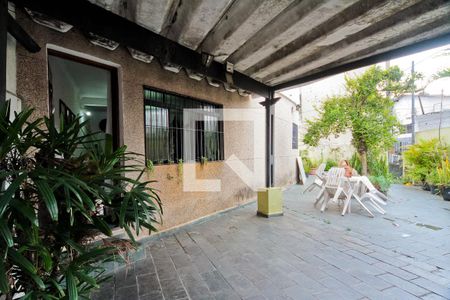 Casa à venda com 110m², 3 quartos e 8 vagas Casa à venda com 110m², 3 quartos e 8 vagasGaragem