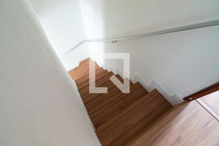Casa à venda com 110m², 4 quartos e 1 vagaEscada