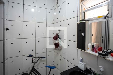 Banheiro 1 de casa à venda com 3 quartos, 80m² em Vila Nogueira, Diadema