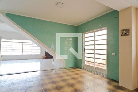 Casa à venda com 165m², 3 quartos e 2 vagas Casa à venda com 165m², 3 quartos e 2 vagasCozinha