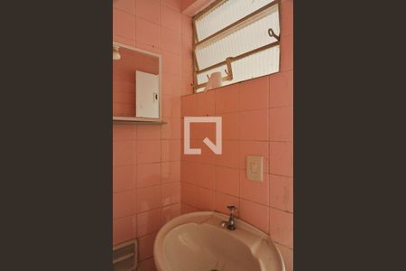 Casa à venda com 165m², 3 quartos e 2 vagas Casa à venda com 165m², 3 quartos e 2 vagasBanheiro de Serviço