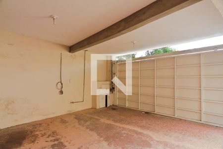 Casa à venda com 165m², 3 quartos e 2 vagas Casa à venda com 165m², 3 quartos e 2 vagasGaragem