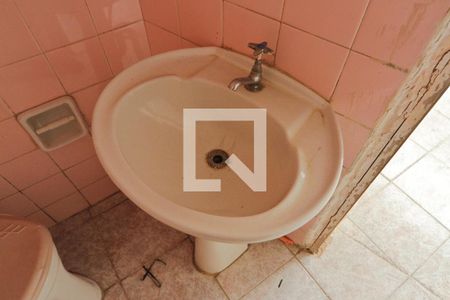 Casa à venda com 165m², 3 quartos e 2 vagas Casa à venda com 165m², 3 quartos e 2 vagasBanheiro de Serviço