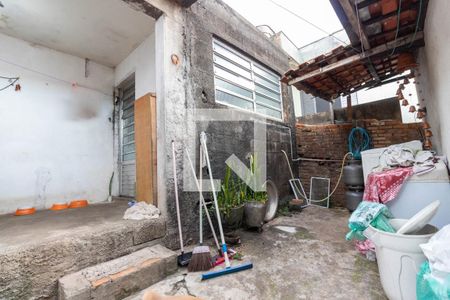 Casa à venda com 126m², 3 quartos e 4 vagas Casa à venda com 126m², 3 quartos e 4 vagasQuintal