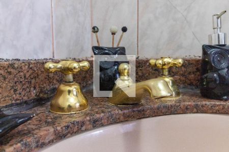 Casa à venda com 126m², 3 quartos e 4 vagas Casa à venda com 126m², 3 quartos e 4 vagasBanheiro - torneira