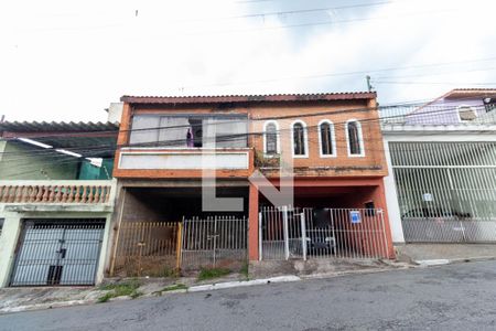 Casa à venda com 126m², 3 quartos e 4 vagas Casa à venda com 126m², 3 quartos e 4 vagasFachada