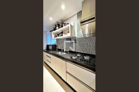 Apartamento à venda com 110m², 2 quartos e 2 vagasCozinha