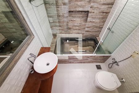 Casa de condomínio à venda com 336m², 6 quartos e 2 vagasBanheiro da Suíte 3