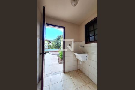 Casa de condomínio à venda com 336m², 6 quartos e 2 vagasLavanderia