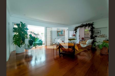 Sala de estar de casa para alugar com 4 quartos, 489m² em Bela Aliança, São Paulo