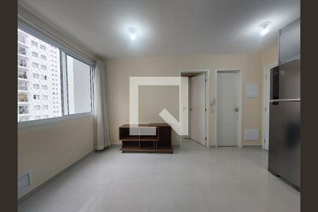 Sala de kitnet/studio para alugar com 1 quarto, 34m² em Campo Grande, São Paulo