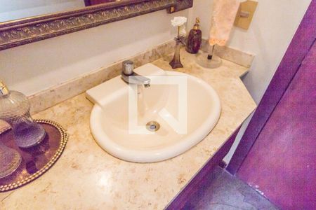 Casa de condomínio à venda com 450m², 5 quartos e 8 vagas Casa de condomínio à venda com 450m², 5 quartos e 8 vagaslavabo