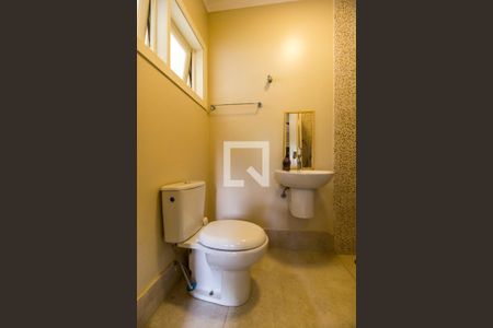 Casa de condomínio à venda com 450m², 5 quartos e 8 vagas Casa de condomínio à venda com 450m², 5 quartos e 8 vagasBanheiro da Suíte