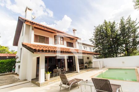 Casa de condomínio à venda com 450m², 5 quartos e 8 vagas Casa de condomínio à venda com 450m², 5 quartos e 8 vagasFachada