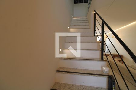 Escada de casa à venda com 3 quartos, 123m² em Cupecê, São Paulo