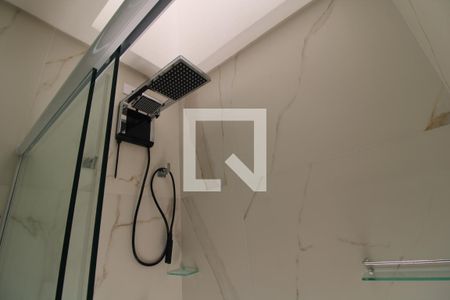 Casa à venda com 123m², 3 quartos e 2 vagasChuveiro banheiro da suíte