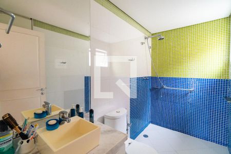 Banheiro da Suíte 1 de casa de condomínio à venda com 4 quartos, 370m² em Vila Nova Caledônia, São Paulo