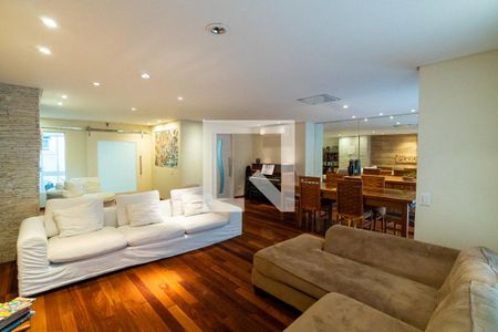 Sala de casa de condomínio para alugar com 4 quartos, 370m² em Vila Nova Caledônia, São Paulo