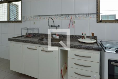 Apartamento para alugar com 192m², 4 quartos e 3 vagasCozinha