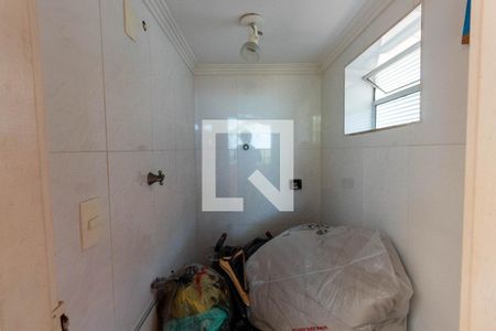 Casa à venda com 300m², 3 quartos e 2 vagasLavabo