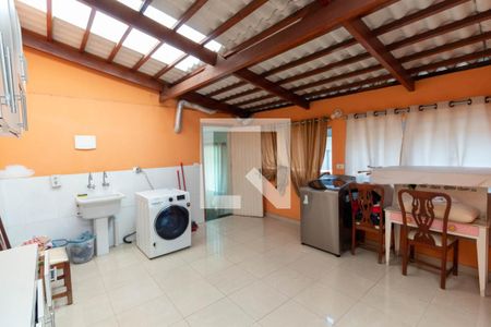 Casa à venda com 300m², 3 quartos e 2 vagasLavanderia