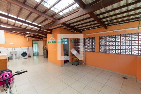 Casa à venda com 300m², 3 quartos e 2 vagasSalão de Festas