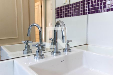 Casa à venda com 300m², 3 quartos e 2 vagasBanheiro - torneira