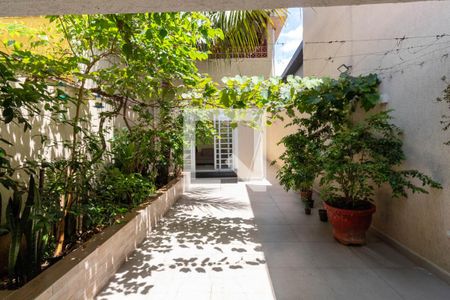 Casa à venda com 300m², 3 quartos e 2 vagasQuintal