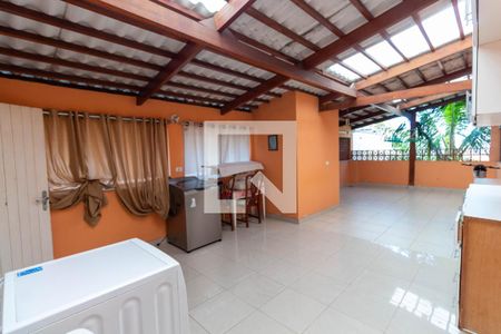 Casa à venda com 300m², 3 quartos e 2 vagasLavanderia