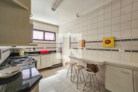 Apartamento para alugar com 118m², 3 quartos e 2 vagas Apartamento para alugar com 118m², 3 quartos e 2 vagasCozinha