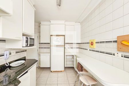 Apartamento para alugar com 118m², 3 quartos e 2 vagas Apartamento para alugar com 118m², 3 quartos e 2 vagasCozinha