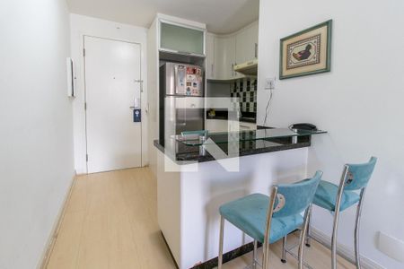 Sala de kitnet/studio para alugar com 1 quarto, 30m² em Centro, Curitiba