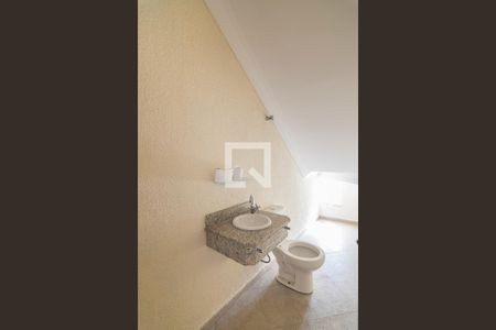Lavabo de casa de condomínio para alugar com 3 quartos, 139m² em Vila America, Santo André