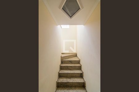 Escada de casa de condomínio à venda com 3 quartos, 139m² em Vila America, Santo André