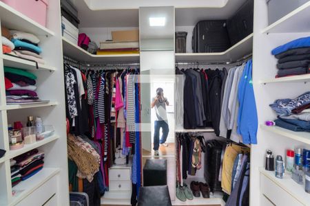 Casa para alugar com 178m², 3 quartos e 2 vagas Casa para alugar com 178m², 3 quartos e 2 vagasCloset da suíte