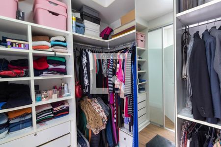 Casa para alugar com 178m², 3 quartos e 2 vagas Casa para alugar com 178m², 3 quartos e 2 vagasCloset da suíte