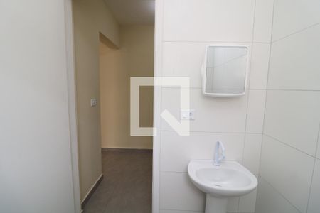 Banheiro de casa para alugar com 1 quarto, 50m² em São Rafael, São Paulo