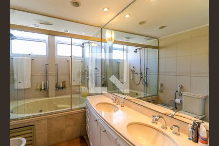Apartamento à venda com 364m², 4 quartos e 4 vagasBanheiro da Suíte 2