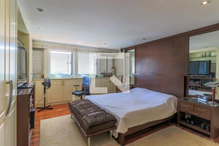 Apartamento à venda com 364m², 4 quartos e 4 vagasSuíte 2