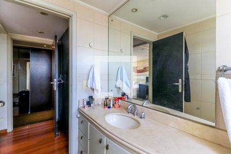 Apartamento à venda com 364m², 4 quartos e 4 vagasBanheiro da Suíte 1