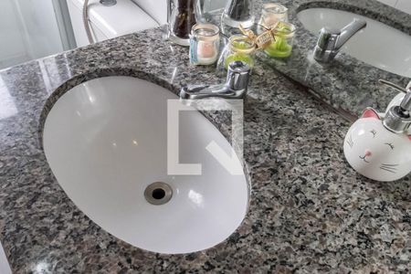 Apartamento à venda com 100m², 3 quartos e 2 vagasBanheiro social 