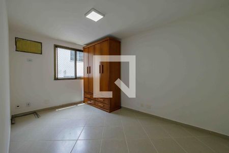 Apartamento à venda com 82m², 2 quartos e 2 vagas Apartamento à venda com 82m², 2 quartos e 2 vagasSuíte