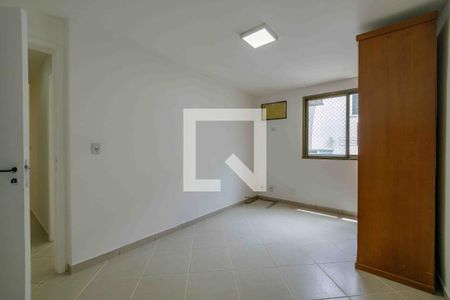 Apartamento à venda com 82m², 2 quartos e 2 vagas Apartamento à venda com 82m², 2 quartos e 2 vagasSuíte