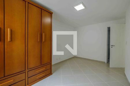 Apartamento à venda com 82m², 2 quartos e 2 vagas Apartamento à venda com 82m², 2 quartos e 2 vagasSuíte