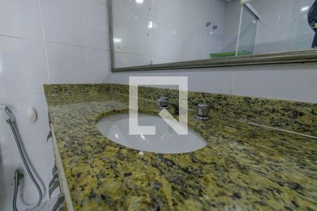 Apartamento à venda com 82m², 2 quartos e 2 vagas Apartamento à venda com 82m², 2 quartos e 2 vagasBanheiro Suíte