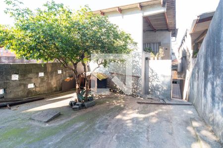 Casa à venda com 138m², 4 quartos e 1 vaga Casa à venda com 138m², 4 quartos e 1 vagaQuintal