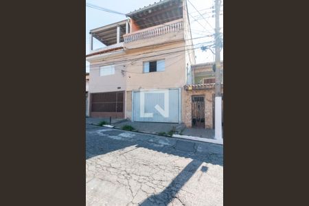 Casa à venda com 138m², 4 quartos e 1 vaga Casa à venda com 138m², 4 quartos e 1 vagaFachada