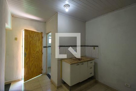 Cozinha de casa para alugar com 1 quarto, 22m² em Vila Santa Clara, São Paulo