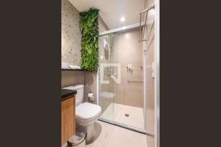 Banheiro de apartamento para alugar com 1 quarto, 27m² em Pinheiros, São Paulo